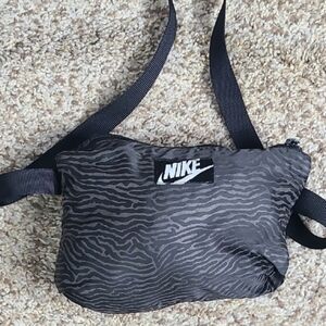 Nike Washinton State Cougars Black and Gray Reflective Packable Jacket